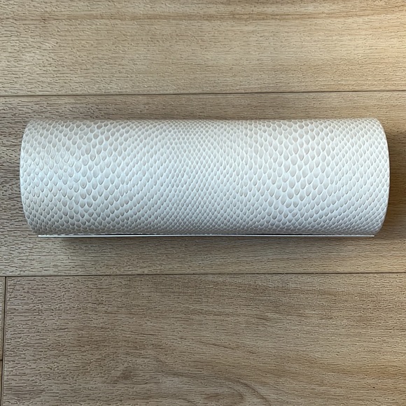 Jimmy Choo Case - Picture 2 of 5